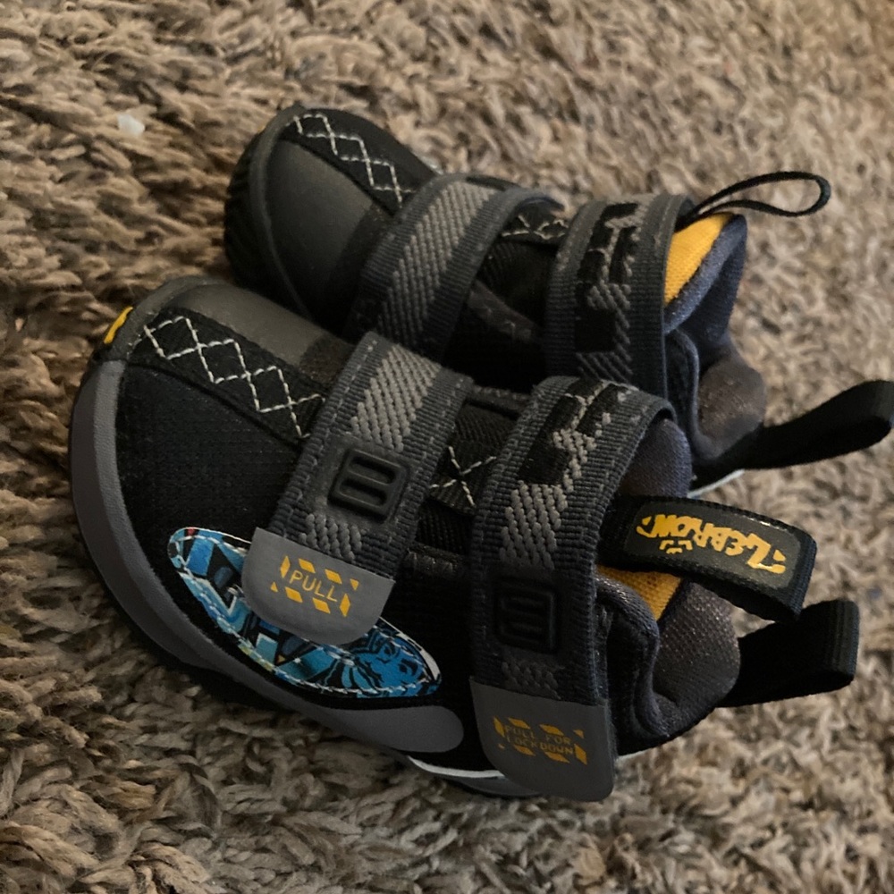 New baby shoes no box